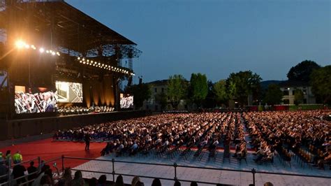 Il Concerto Notte Magica di Jovanotti: Un Viaggio Emozionale Tra Nostalgia e Innovazione!