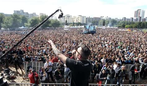 Il Grande Concerto di Faraone: Un'Esplosione di Musica e Folclore Egiziano a Milano!