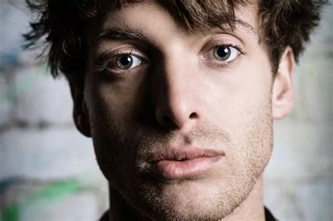 Il Tour Mondiale di Paolo Nutini: Un Ritorno Trionfante Dopo Anni di Silenzio!